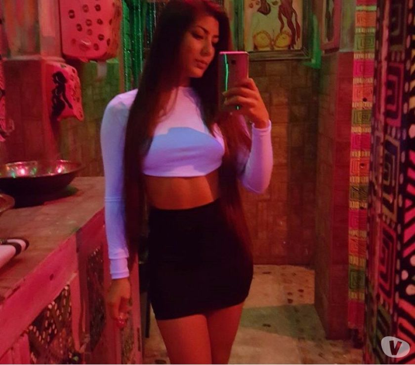 Explosive brune trop sexy